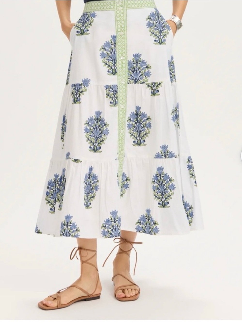 Renwick Floral Tiered Midi Skirt in White and Blue size M
